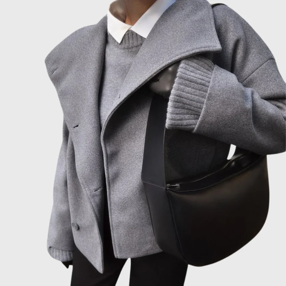 Damenjacke mit breitem Revers und zweireihigem Schnitt | J&B