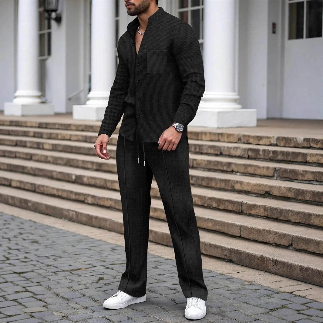 Zweiteiliges Outfit Herren mit Knopfleiste und taillierter Hose | J&B