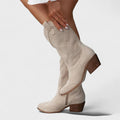 Damen Boots im Western-Stil mit Blockabsatz und perforiertem Design | J&B