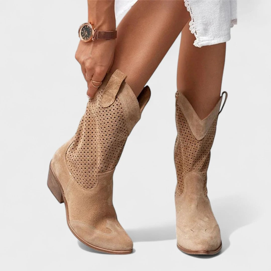 Damen Boots im Western-Stil mit Blockabsatz und perforiertem Design | J&B