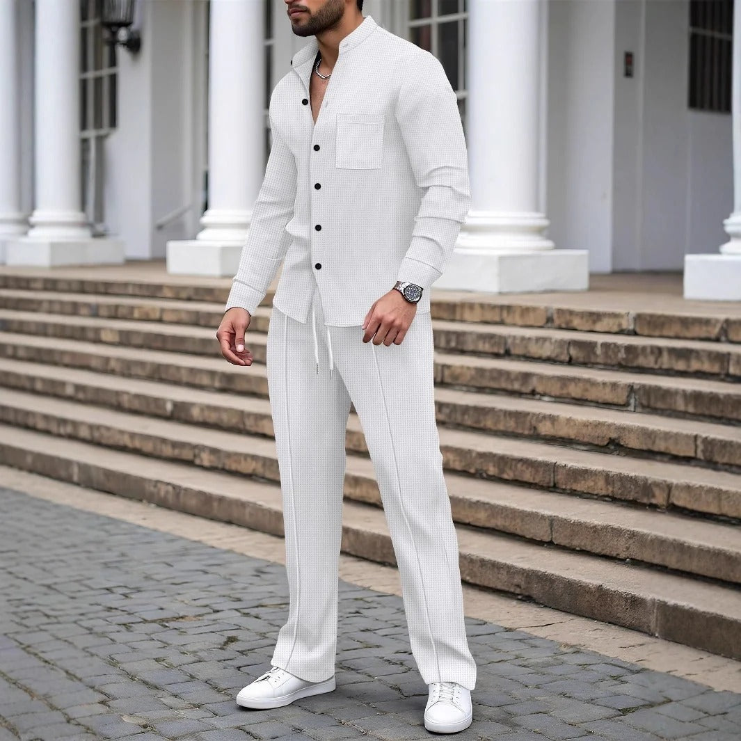 Zweiteiliges Outfit Herren mit Knopfleiste und taillierter Hose | J&B